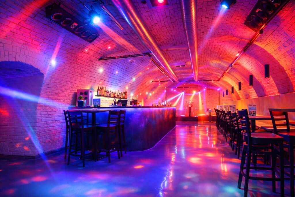 Karaoke & strip party s konzumací