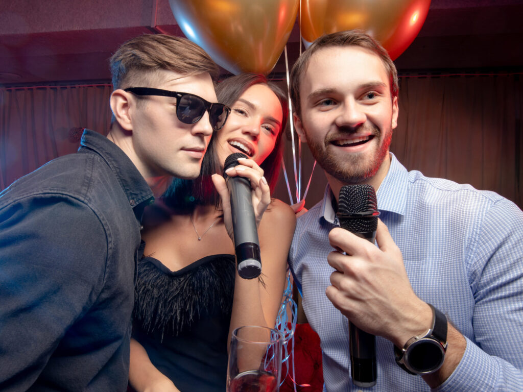 Rozlučka v karaoke baru Brno