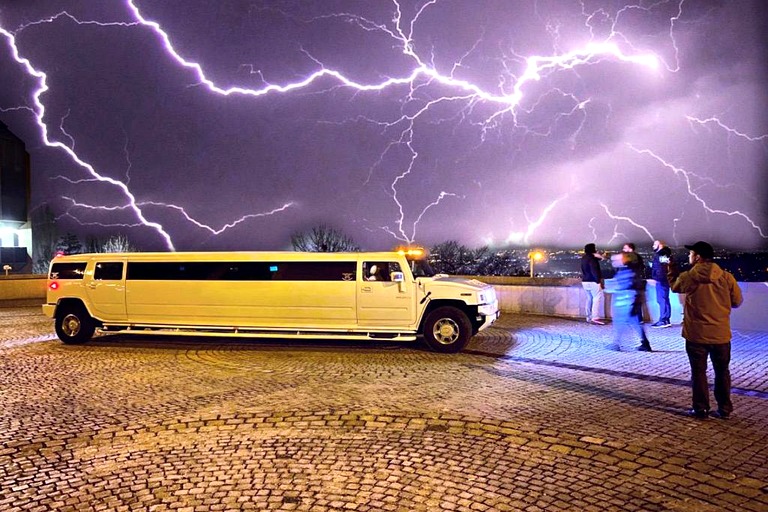 Exkluzivní limuzína Hummer Long